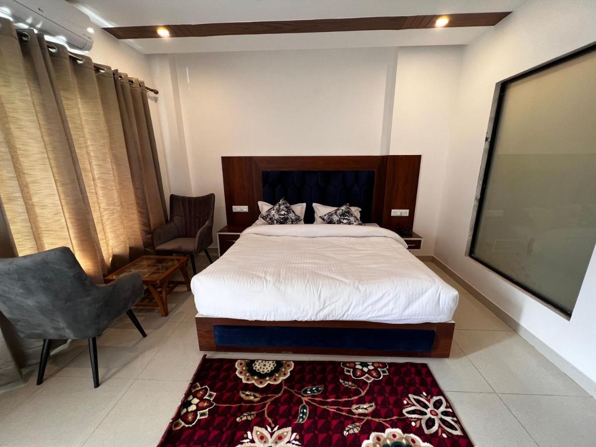 Hotel Himalayan Heritage Sarāhan Exteriör bild