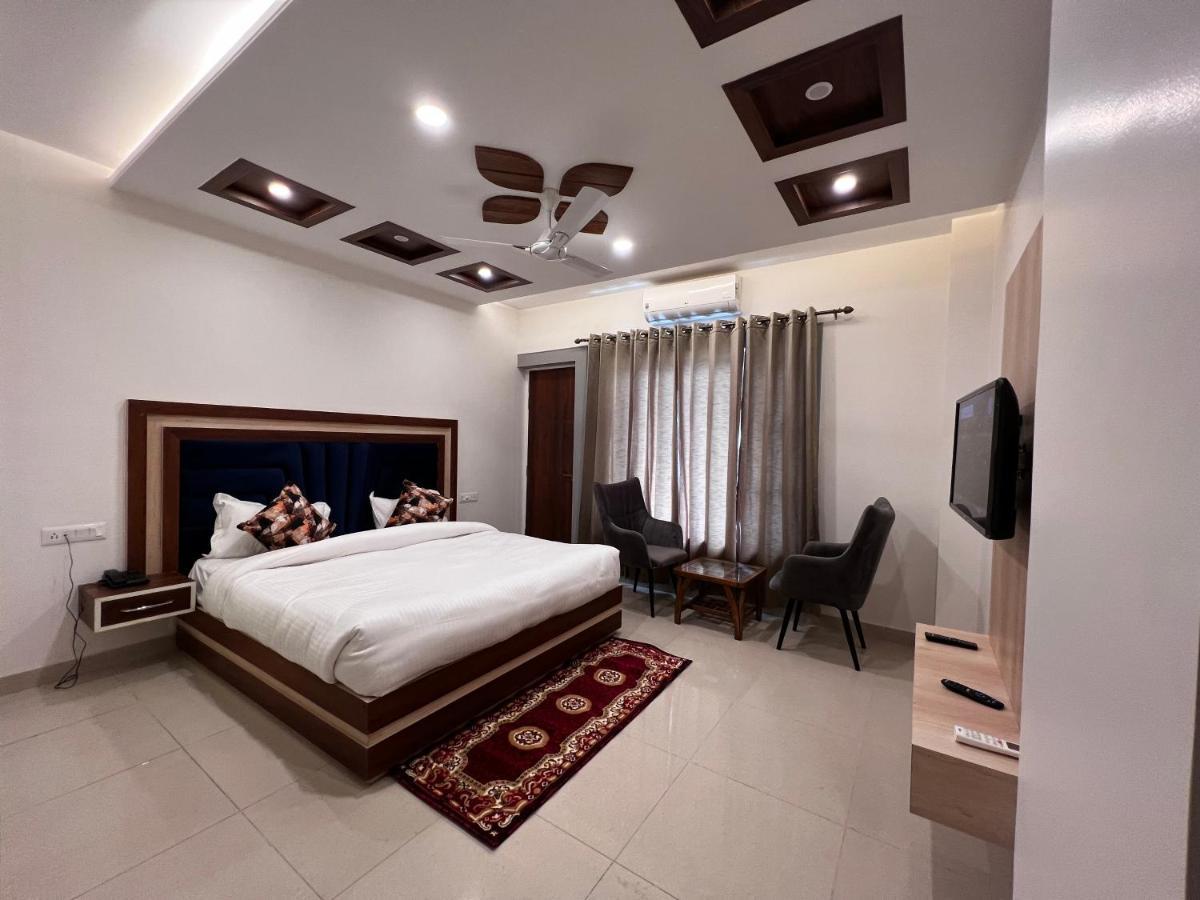Hotel Himalayan Heritage Sarāhan Exteriör bild