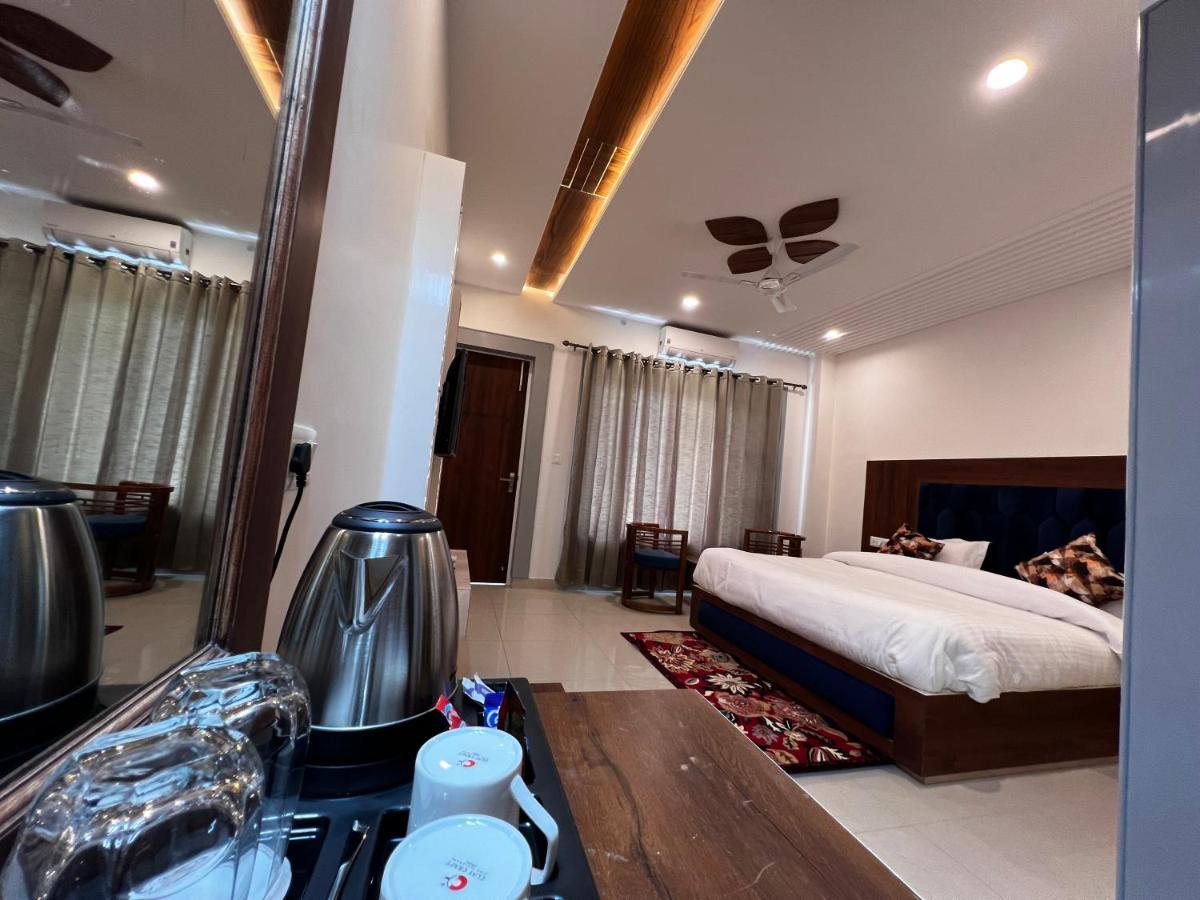 Hotel Himalayan Heritage Sarāhan Exteriör bild